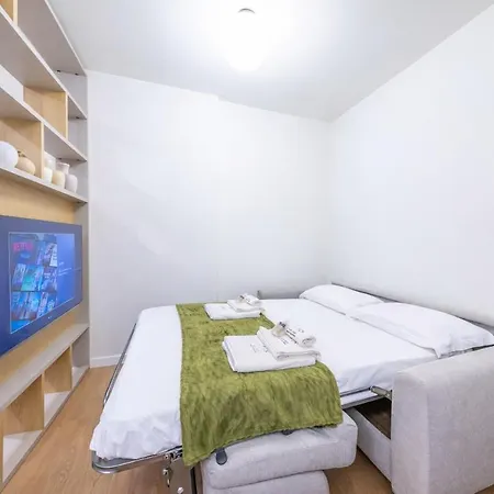 Apartment Centre Luxury, 2bdr, Sleeps 5 Mailand