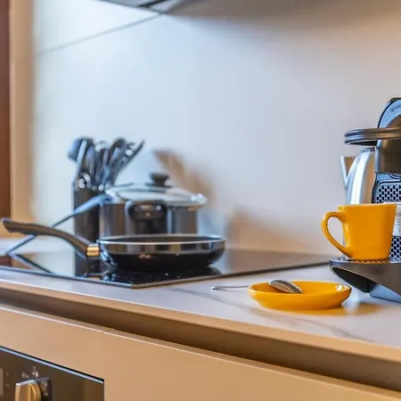 Apartment Centre Luxury, 2bdr, Sleeps 5 *