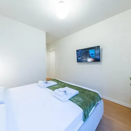 Centre Luxury, 2bdr, Sleeps 5 Apartment *